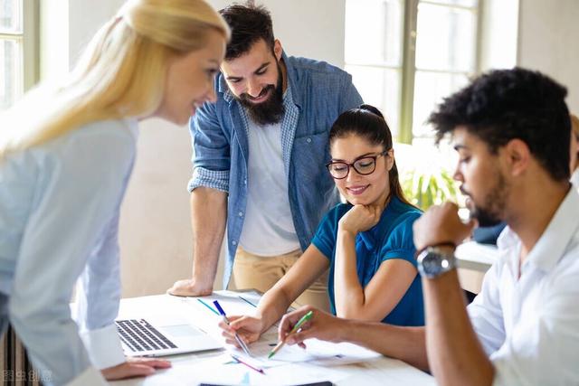 销售中的开场白要怎么说，关于销售开场白（销售技巧和话术经典珍藏）