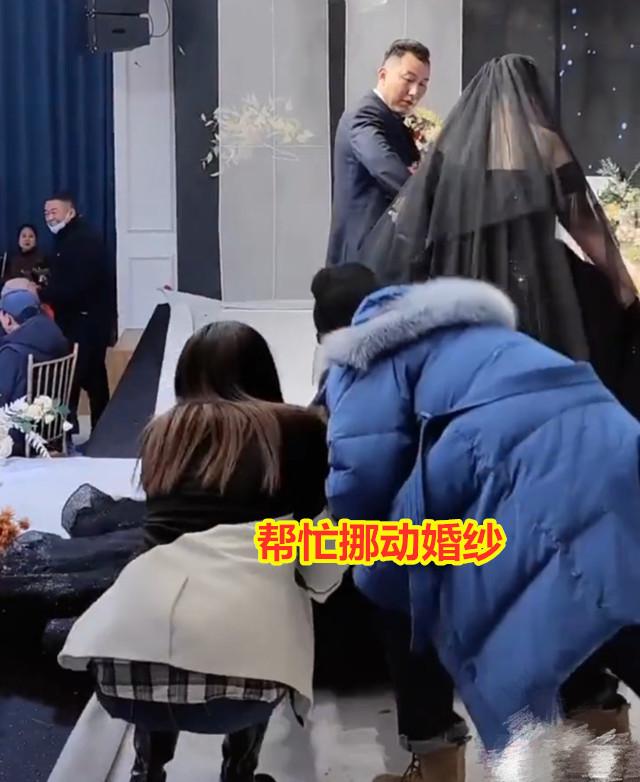 黑色婚纱代表什么意思，黑色婚纱代表什么（新娘“黑色婚纱”出席婚礼）