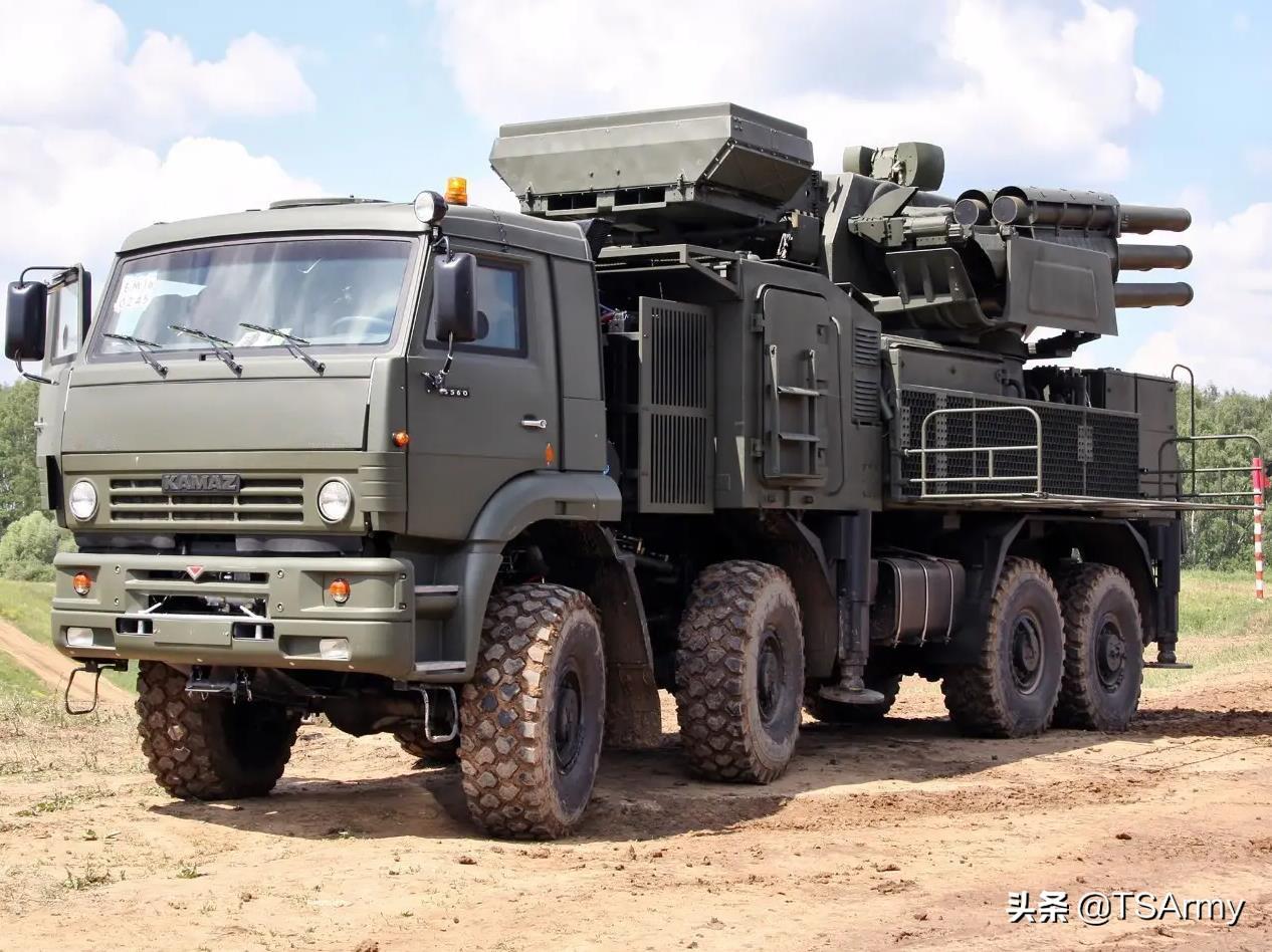 卡马斯-4310型也具备多用途能力,能作为常规人员运送车,火炮牵引车