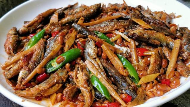 广西有什么好吃的，广西南宁有什么好吃的特产之类的（这10道桂菜比较出名）