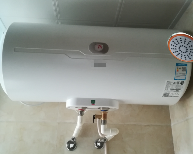 电热水器安全吗，即热式电热水器安全吗（电热水器别再装卫浴了）
