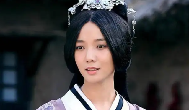 《奋斗》播出15年，10位演员境况差距大，两人塌房，女5号成赢家