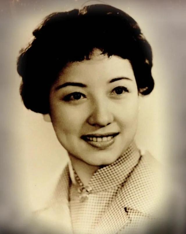 杜近芳现代京剧艺术欣赏，杜近芳“十大名剧”掠影