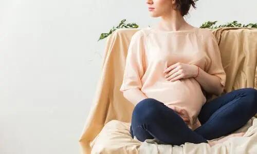 初期如何得知自己怀孕了，早期如何判断自己怀孕（备孕时有这些症状）