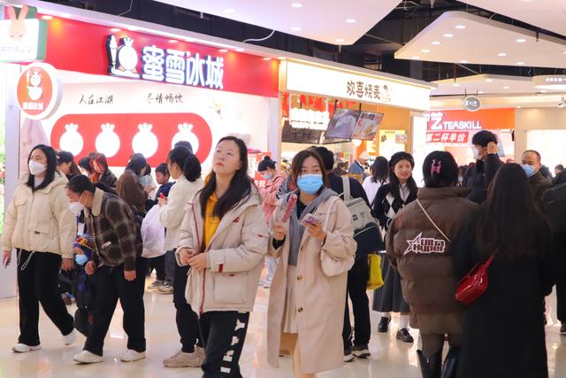 长沙万家丽免税店在哪里，网红长沙城，魅力万家丽