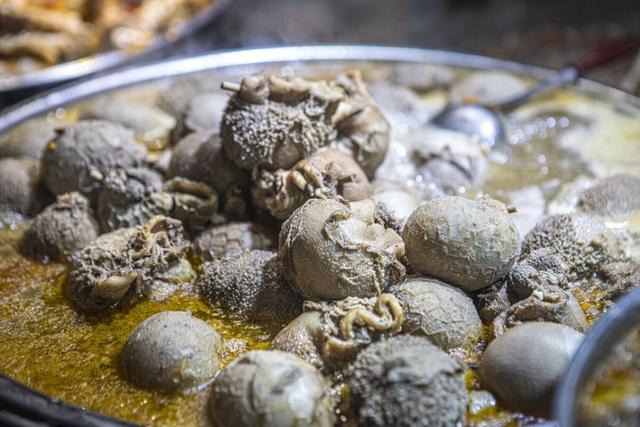 新疆美食有哪些，新疆的美食有哪些（新疆的10样“西域美食”）