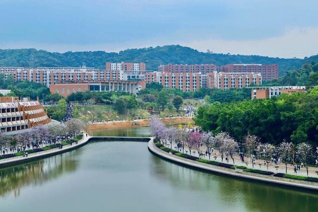珠江职业技术学院，广州珠江职业技术学院2022年在专科院校中的排名（盘点19所建在大山里的大学）