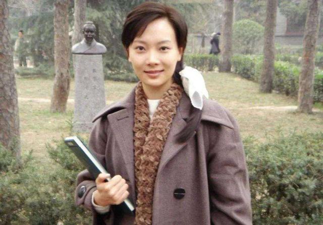 陈数：惨遭前夫劈腿，二婚钢琴家赵胤胤，为了继子决定不生孩子