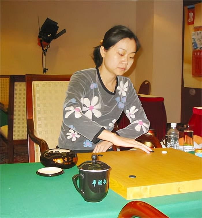 围棋王子常昊:娶大他8岁的二婚棋手张璇为妻,现在怎样了?