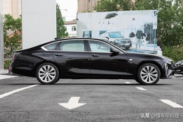 2022年新款凯迪拉克ct6，降价2万元/取消后轮转向