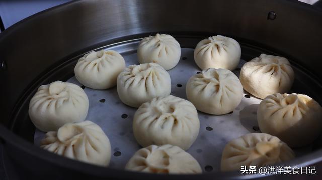 葱头怎么腌制好吃，腌制小葱头——美味的下饭咸菜（洋葱别总炒着吃了）