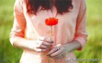 镜子对着床有什么忌讳，镜子对着床用布遮挡能化解吗（这些被误会的农村习俗）
