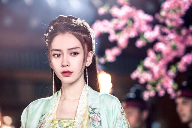 标准美女脸，标准美女脸部上庭（10位娱乐圈的冷脸美女）
