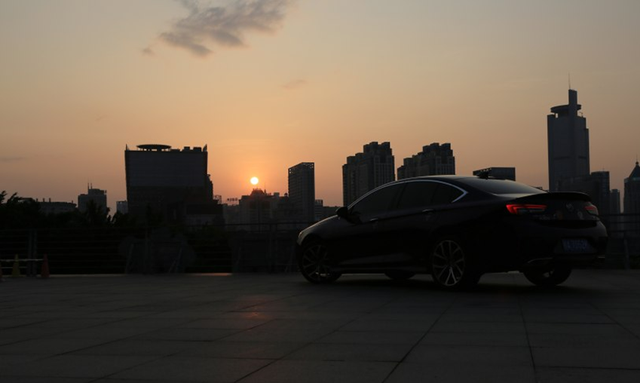 落日余晖是什么意思，落日余晖什么意思（一起追寻“落日余晖”）