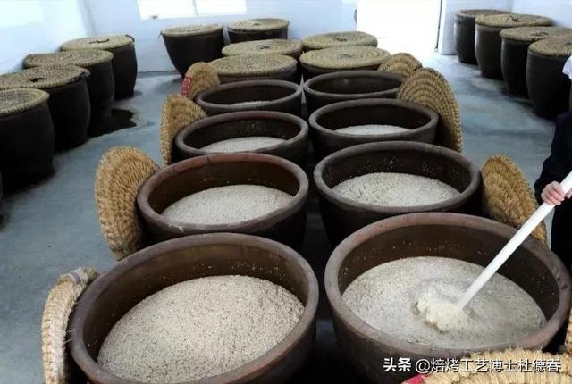 酒糟怎么发酵，酒糟发酵饲料（醪糟米酒的配方工艺技术）