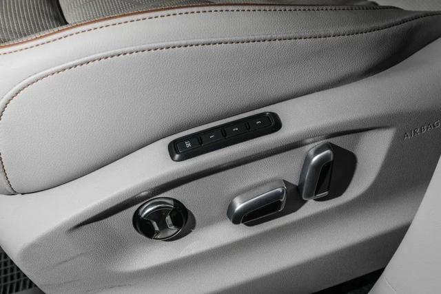 途昂油耗多少钱一公里，途昂每公里油耗多少钱（数字化升级的全新途昂）