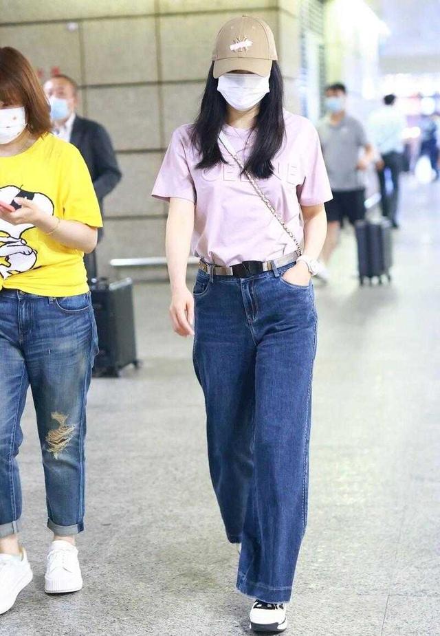 紫色外套搭配什么裤子，紫色外套搭配什么颜色的内搭好看（王艳太“凡尔赛”了）