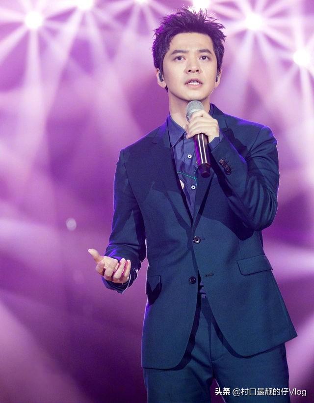 水木年华成员李健，水木年华成员资料（水木年华成员缪杰竟然开直播求礼物）