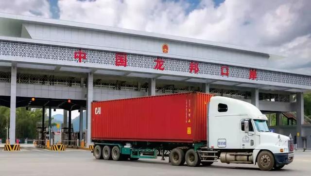 首届中国-东盟网络空间论坛上，中方提出中国与东盟共同打造中国-东盟信息（变的是时间 不变的是脚步）