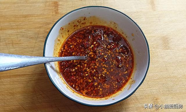 芝麻酱怎么做，如何解芝麻酱（酱香浓郁特别爽口好吃）