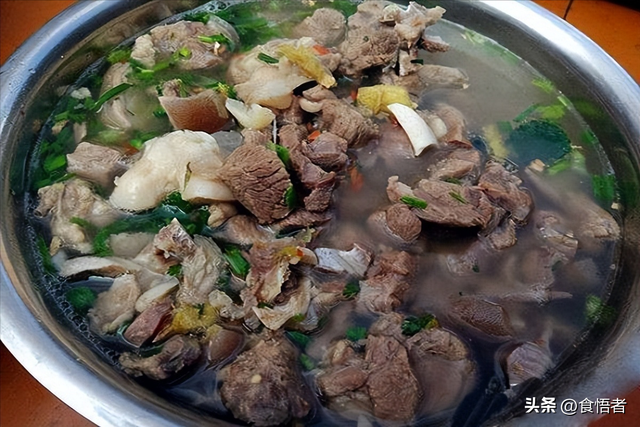 如何做三鲜鹅肉汤，鹅肉怎么做汤（云南本地食材）
