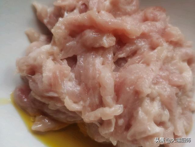 肉丝怎么炒才嫩，鱼香肉丝怎样炒好吃（学会3个技巧）