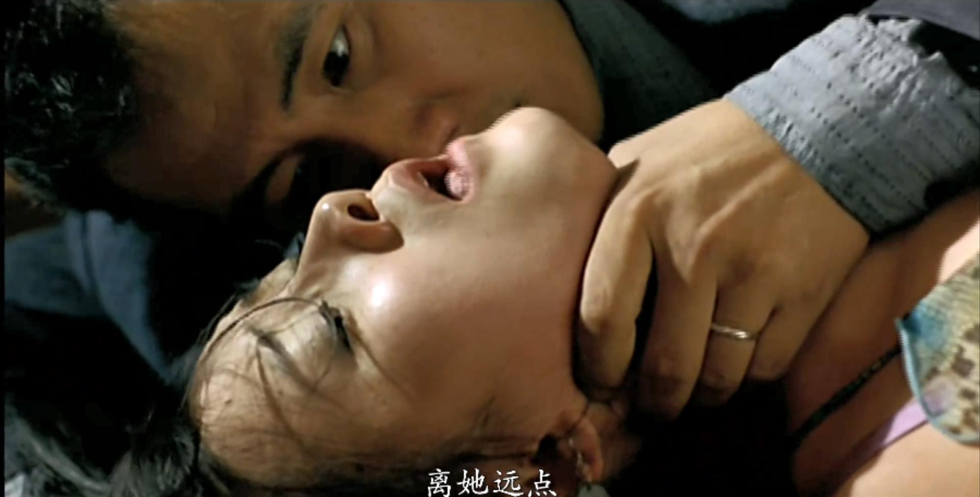 16年前,胡军和小宋佳上演大尺度对手戏,删减4分钟被低估