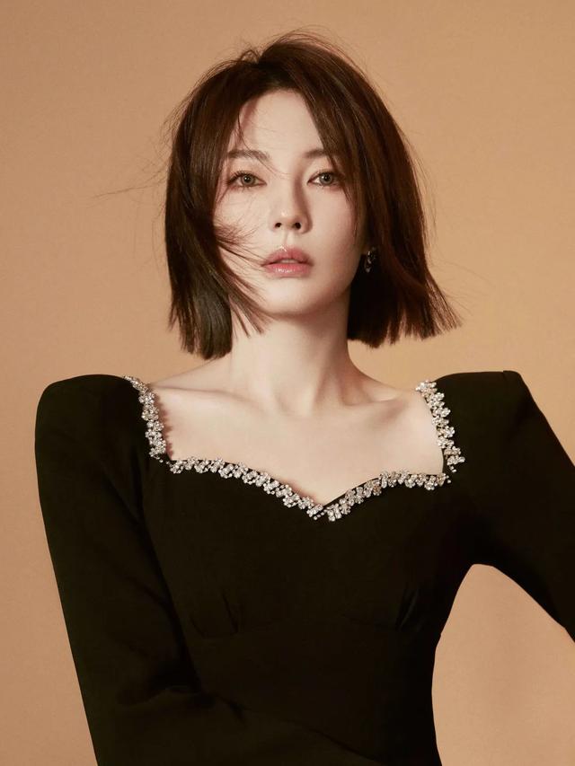 脑门大适合什么发型，脑门大适合啥发型（怎样才能找到适合自己的那款）