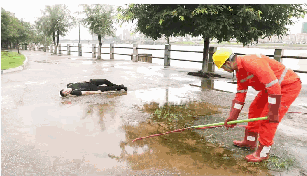 打雷时能不能用电脑，打雷能不能玩电脑（雨天用电特别提醒）