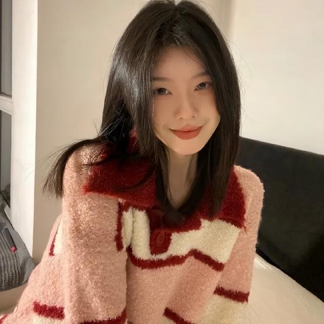 女生头像可爱呆萌，女生头像 可爱 呆萌 林杺 /  干啥啥不行 天天穷开心微信（可爱又带点纯欲的头像）