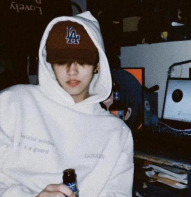 氛围感拉满的头像，氛围感拉满·男头微信（男生头像，氛围感拿捏了）