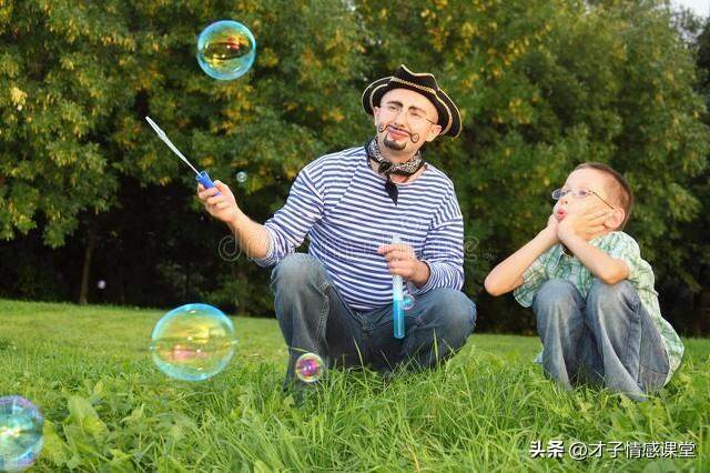 女生说回聊是什么意思，为什么男人总是不回你信息（女朋友说回聊什么意思）