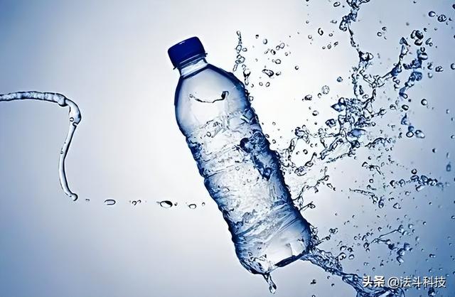 飞机托运液体不能超过多少毫升，飞机托运液体有限制吗（为什么你坐飞机不可以带液体）