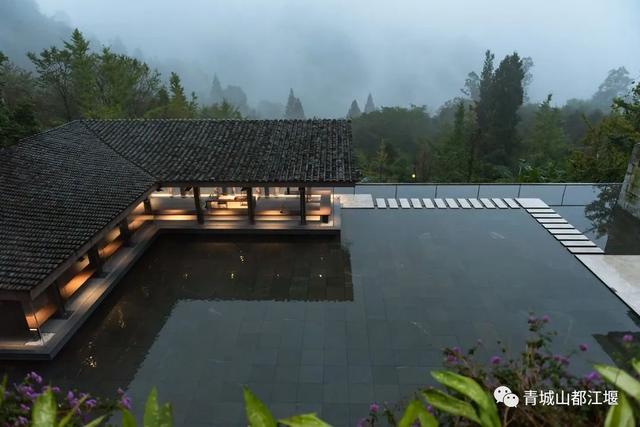 青城山旅游，青城山旅游图（赏千年银杏、观层林尽染、泡山间温泉......顶奢配置慢生活尽在青城山～）
