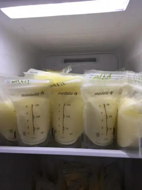 暖奶温度多少合适，热母乳用多少度的水（母乳的储存和温热）