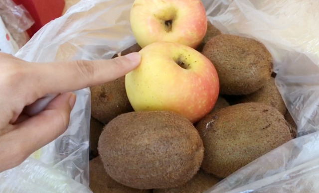 奇异果怎么去皮，奇异果的功效与作用图片（教你一招，3秒去皮不脏手）