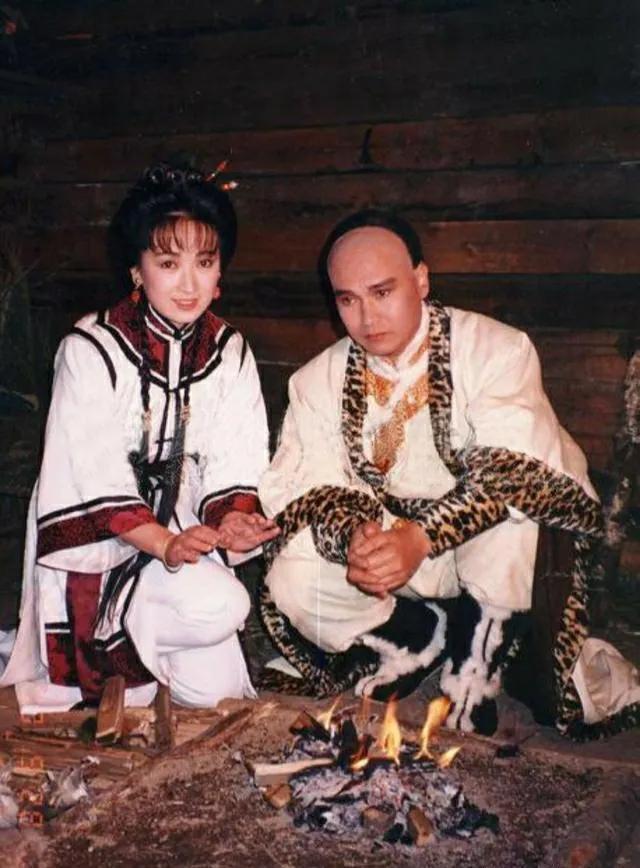 雪山飞狐所有人物结局，《雪山飞狐》的结局让读者猜胡斐会不会杀死苗人凤