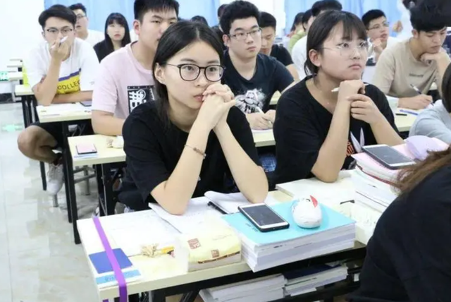 3+2大专和高考后大专的区别，3+2大专和高考后大专的区别是什么（3+2本科和4年制本科的区别）