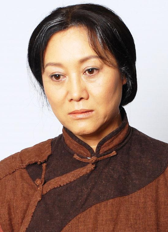 1. 丁嘉丽丁嘉丽作为圈内有名的老戏骨,可谓是新生演员学习的楷模.