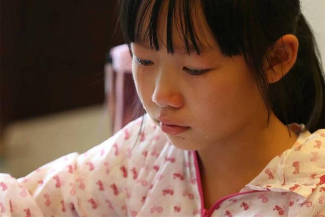 青春期女孩怎么教育和引导，青春期女孩应该怎么教育（当你不知道该如何教育孩子时）