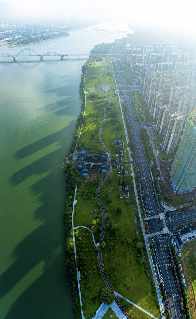 江西建制最早的古郡之一，革命圣地和红色摇篮，被誉为“将军市”