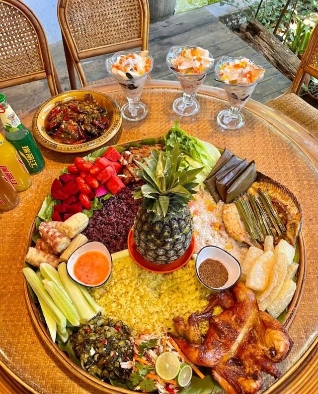 西双版纳江边夜市，西双版纳最火爆的夜市（到西双版纳一定要知道的五件事）