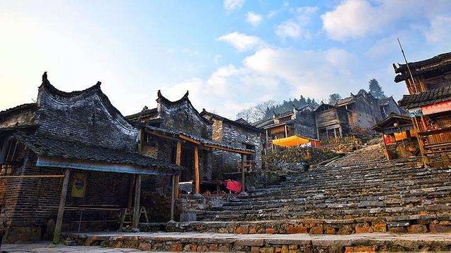 广东最著名的景点，广东最有名的景点（广东最值得去的十大自然景观）