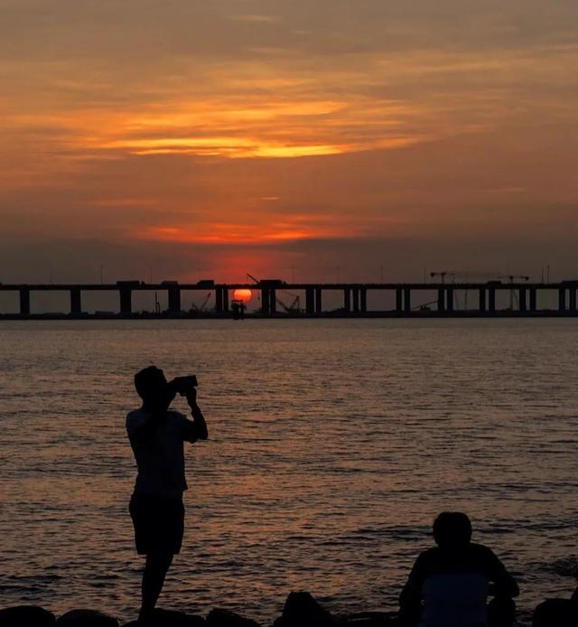 聊天回复技巧软件，怎么聊天找话题（和人聊天不知怎么回复）