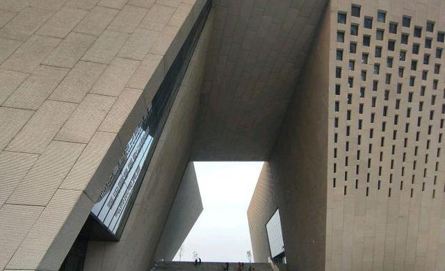 郑州中州大学，郑州大中专院校（专科院校升格本科院校）