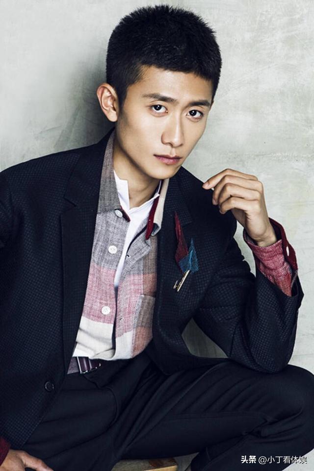 今天小编就给大家介绍一下,从"不可一世"到"无戏可拍",张一山为何走到