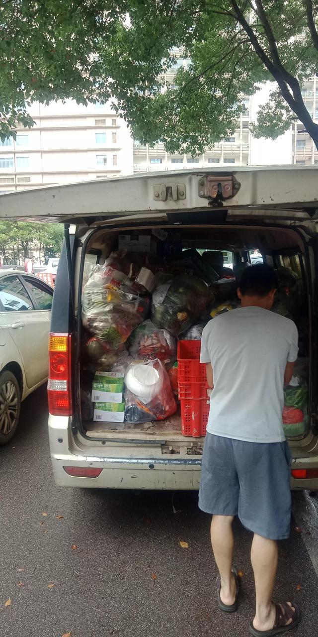 市场细分的好处（分担了许多公司的经营风险）