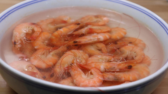 清水煮虾的做法，水煮虾的做法（是冷水下锅还是热水下锅）