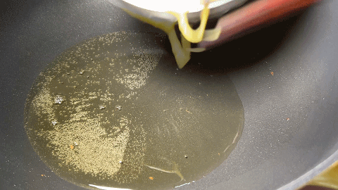 梅菜干怎么做好吃，梅干菜都怎么做好吃（鸡蛋嫩滑入味带着干香）