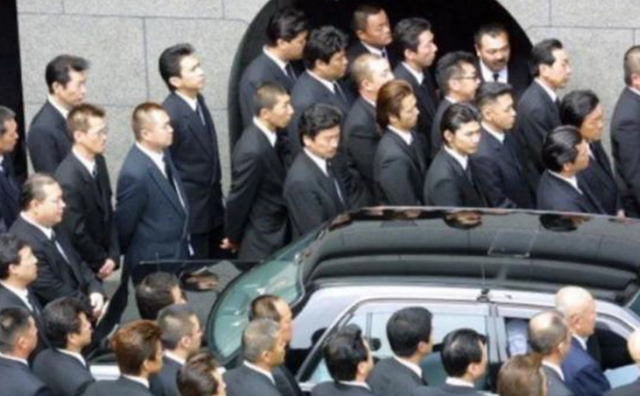 日本黑帮老大70岁做下身手术失败，派小弟刺杀女护士，已被判死刑